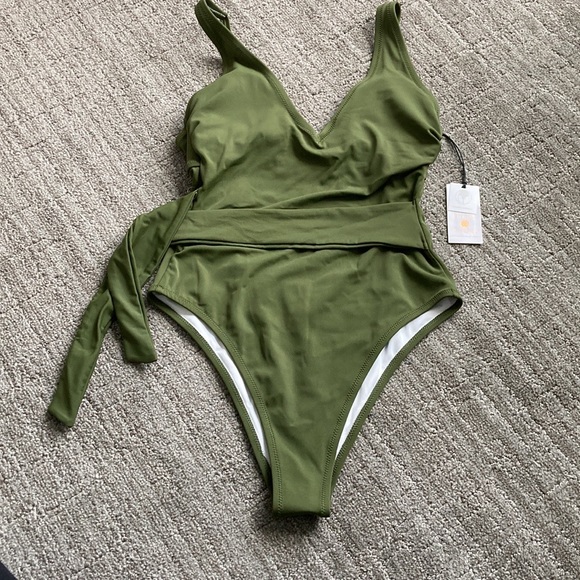 Shade & Shore Palm Plunge-Front Tie-Wrap One-Piece Swimsuit - Picture 6 of 12